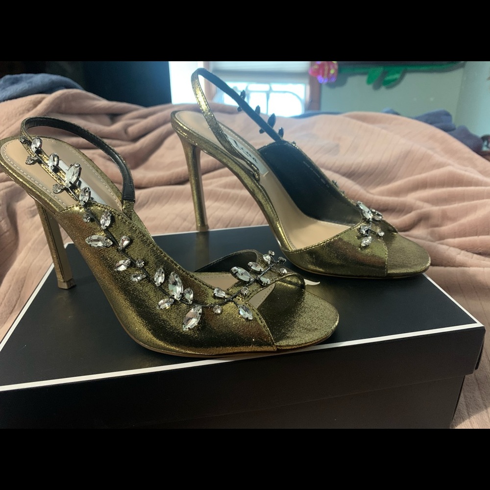 NINA SLEEK heels